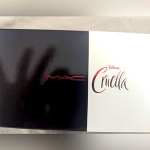 Never used Mac cruella eyeshadow kit